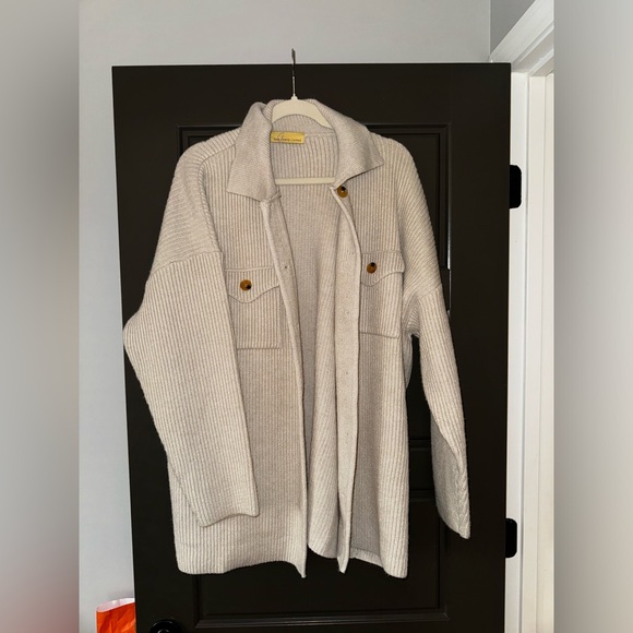 Women’s Jacket - Picture 1 of 12